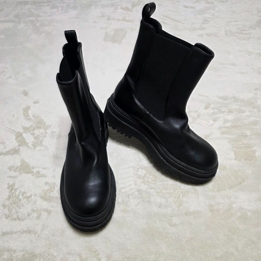 Good American Black Faux Leather Pull On Chunky Heel Combat Boots Womens Size 6